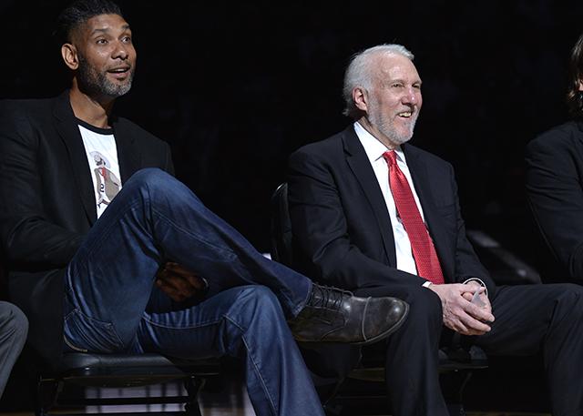 他搀扶回更 他搀扶回更