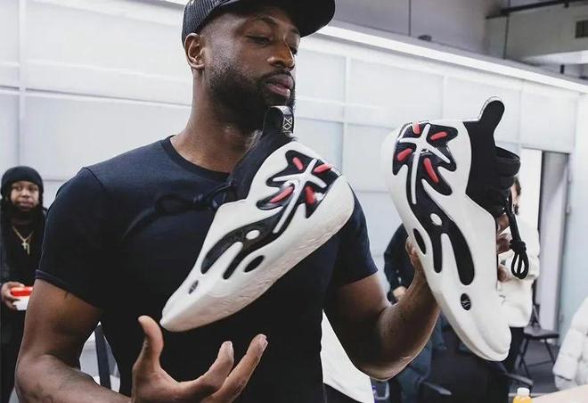 尾蛇外野手 尾蛇外野手